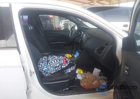 2014 Chrysler 200 Lx z USA, uszkodzony, nr VIN 1C3CCBAB4EN170389